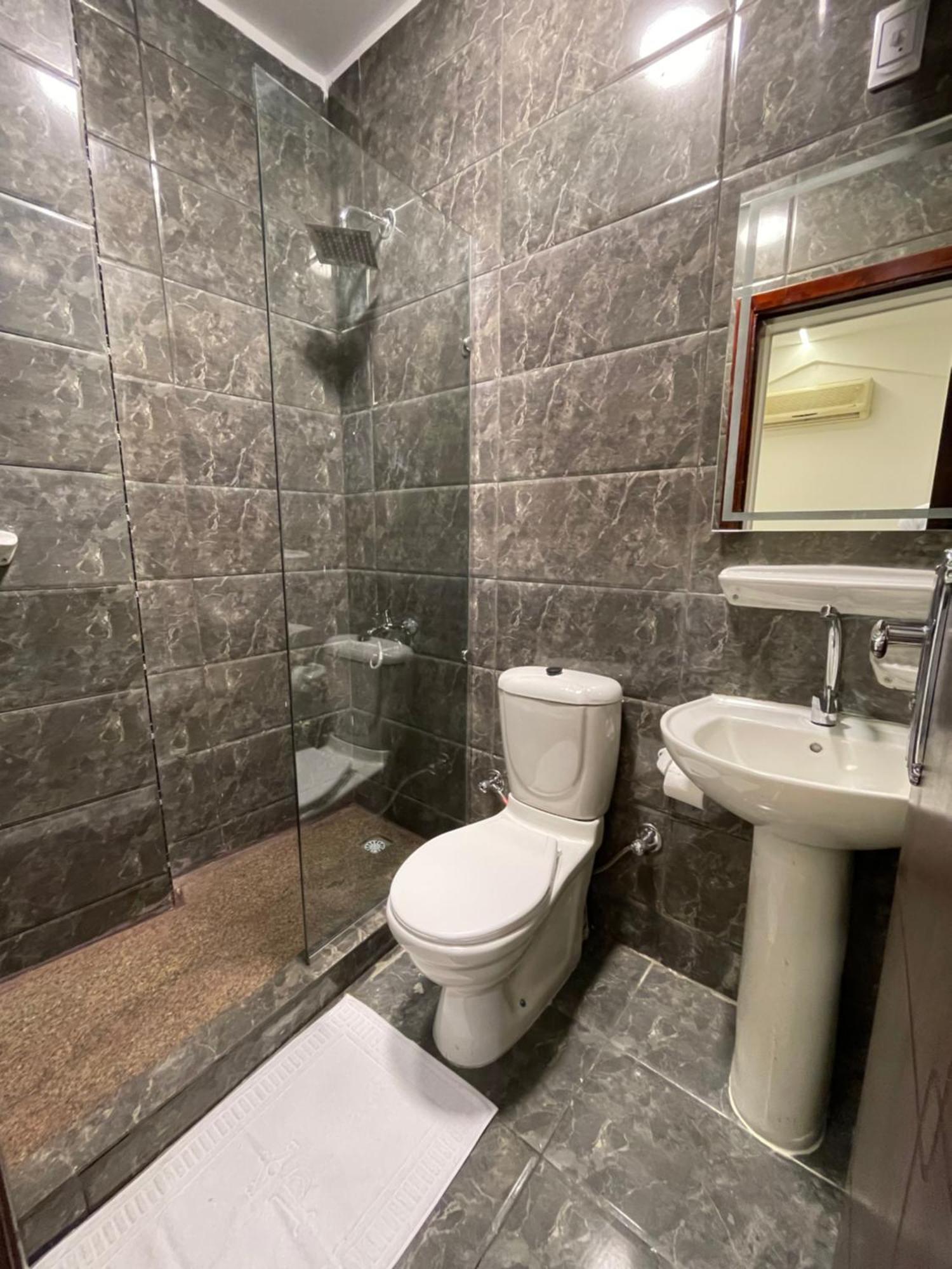 Basha Pyramids Inn Kafrat al Jabal Exterior photo